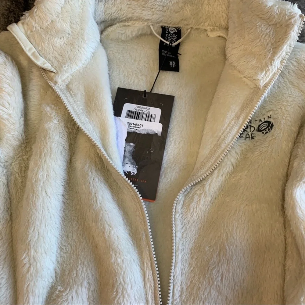 Mountain Hardware Monkey Fleece Pullover 1/2 Zip in Stone